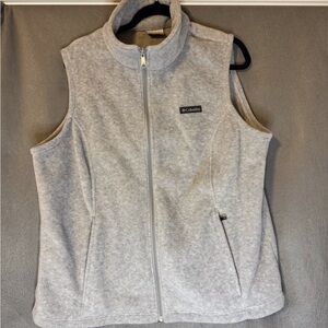 Columbia Light Gray Fleece Vest. Excellent Condition.
